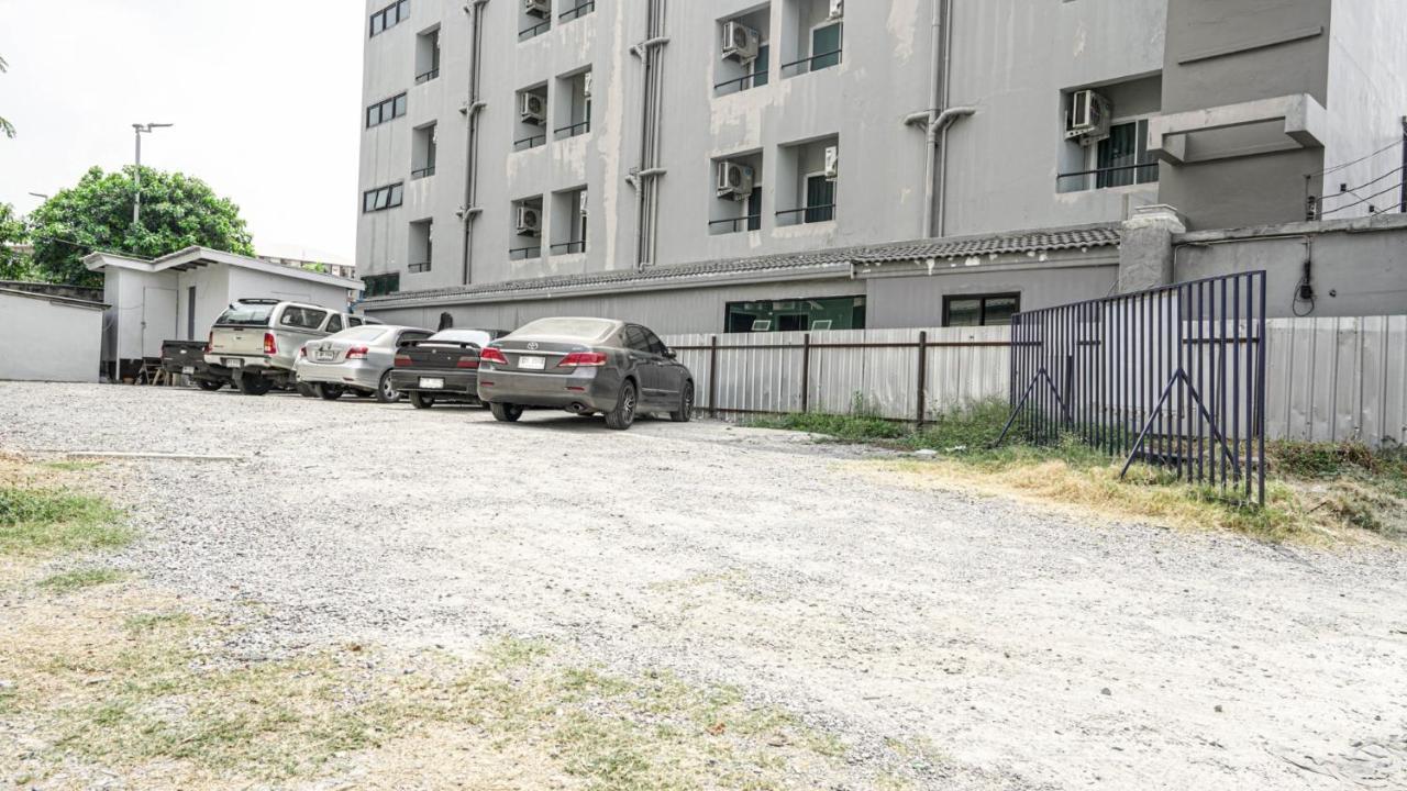 Roomquest Bangkok Don Mueang Airport Dış mekan fotoğraf
