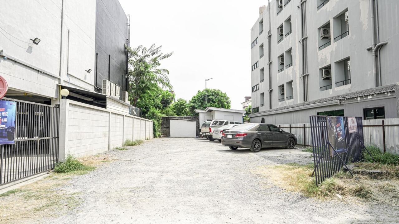 Roomquest Bangkok Don Mueang Airport Dış mekan fotoğraf